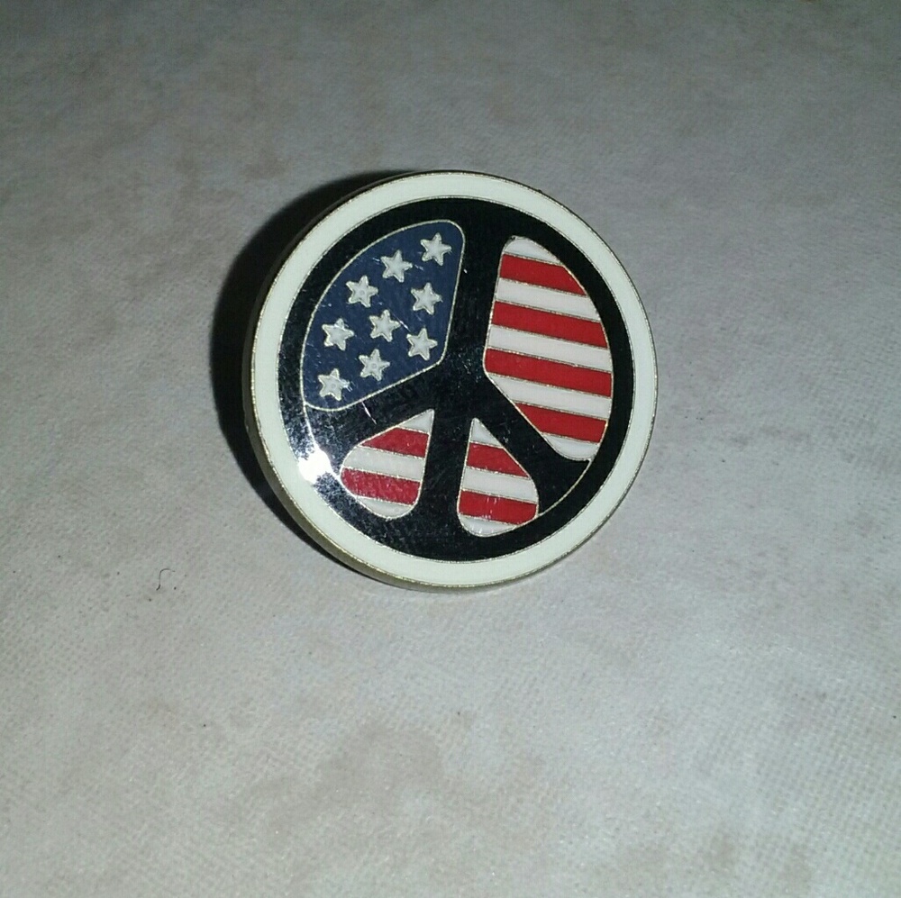 Patriotic USA Flag Peace Sign Enamel Metal Pin Retro Patriotic Fashion Jewelry